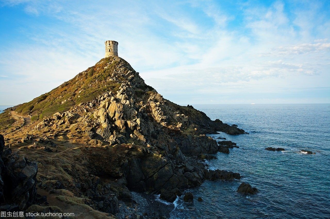 科西嘉瞭望 伊萊桑圭奈爾群島與熱那亞瞭望塔的歷史回響